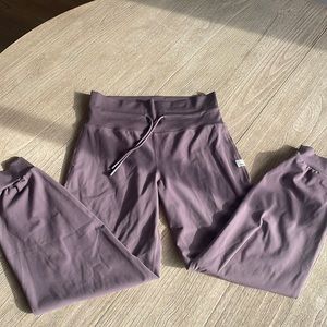 Vuori Daily Jogger (Lightly Worn)